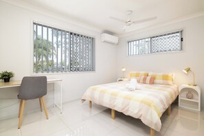 Deluxe Apartment | 1 間臥室、書桌、筆電工作空間、熨斗/熨衣板