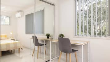 Deluxe Apartment | 1 間臥室、書桌、筆電工作空間、熨斗/熨衣板