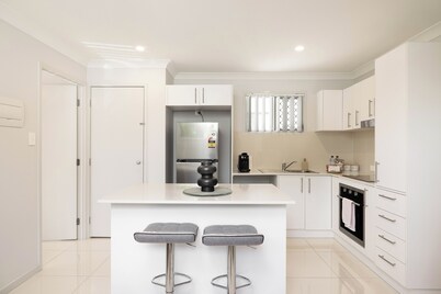 Smart Suites Self Check-in Apartments - 39A Freney