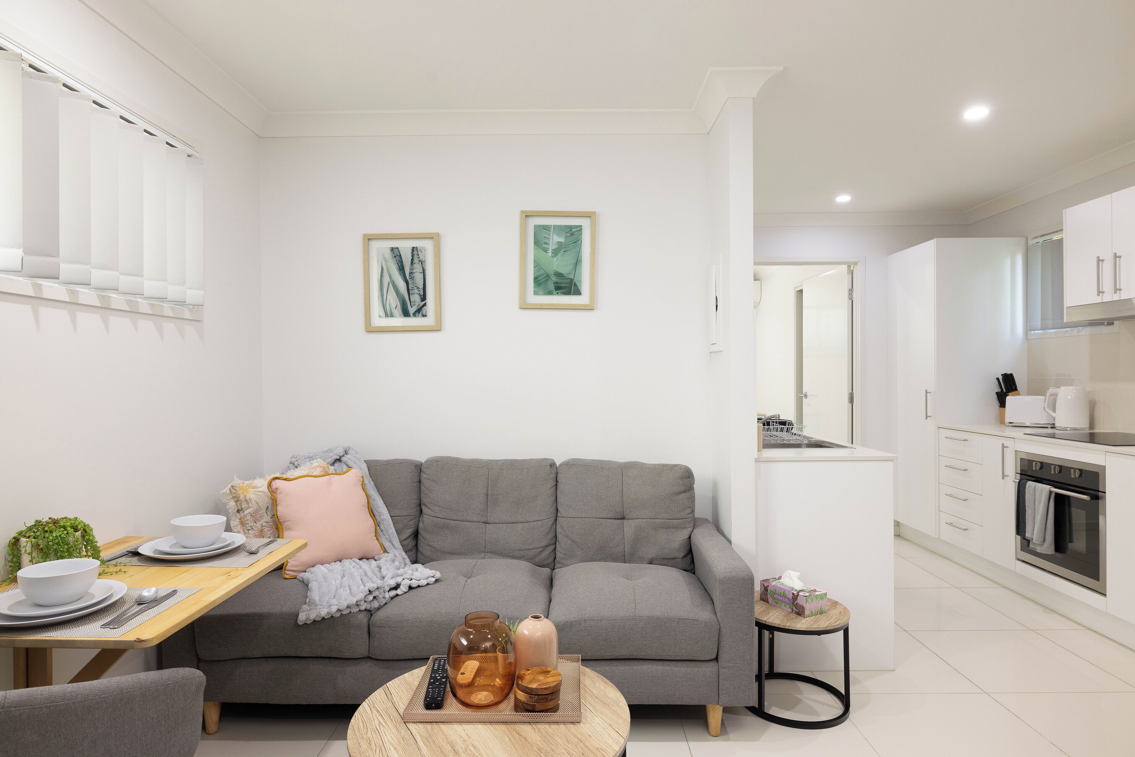 Standard Apartment, 1 Queen Bed, Non smoking, Kitchen | Area keluarga