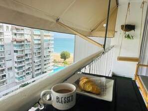 Outdoor dining - Apartment with access to the beach (Carolina)