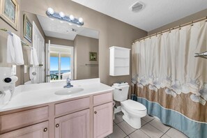 Appart'hĂŽtel, plusieurs lits (Ocean Villa 2305) | Salle de bain