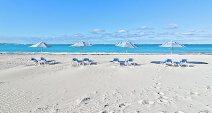 Welcome to "Treasure Pleasure" Bahama Beach Club 4 bedroom, Beachfront Condo
