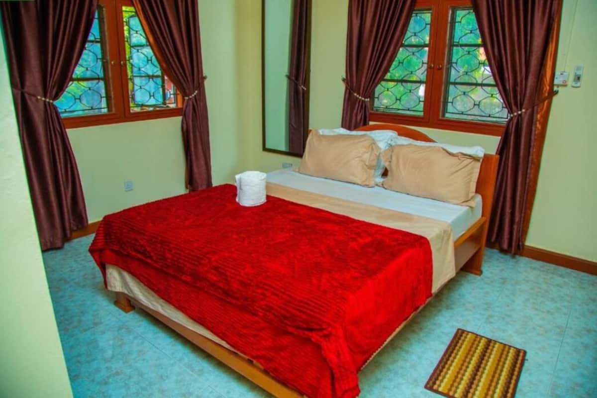 Double Room, Patio, Mountain View | Desk, laptop workspace, blackout drapes, iron/ironing board