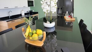 電子レンジ、オーブン、コンロ、食器洗い機