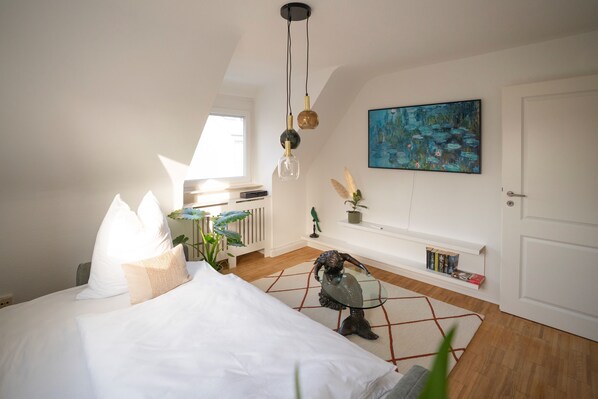 1 bedroom, iron/ironing board, WiFi, bed sheets