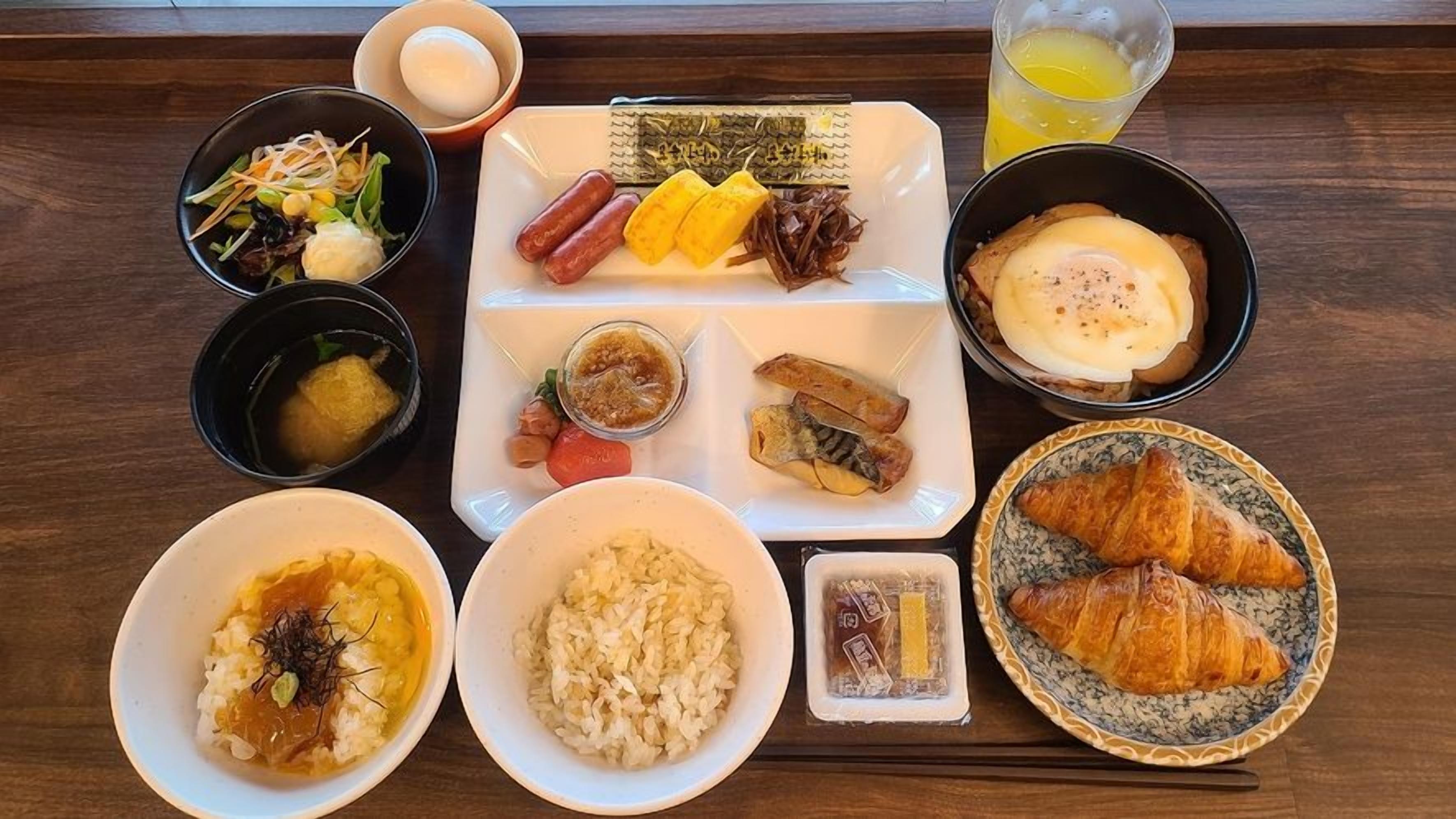 朝食