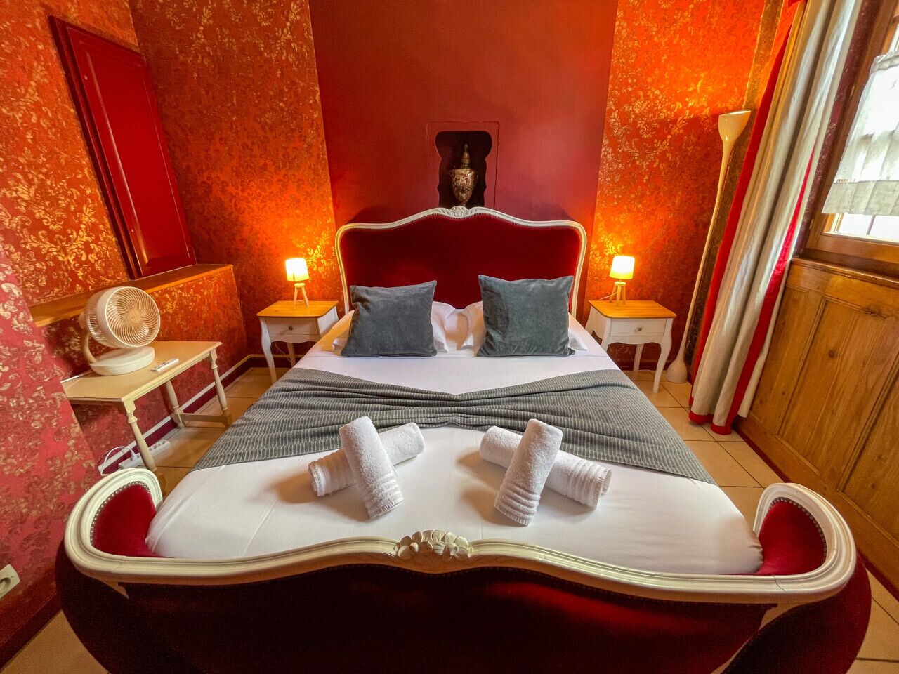 1 chambre, fer et planche à repasser, Wi-Fi gratuit, draps fournis