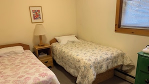 1 bedroom, WiFi - Cozy Retreat in the Berkshires - Apple Room in Orchard Guest House (Rowe)