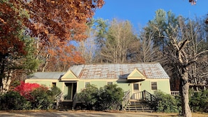Exterior - Cozy Retreat in the Berkshires - Apple Room in Orchard Guest House (Rowe)