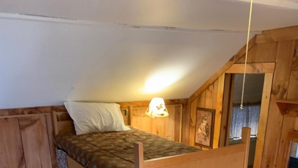 Unclassified image, 1 of 7, button - Cozy Retreat in Historic Farmhouse, Charming Bunk Bed Room,- Owl Dorm (Rowe)