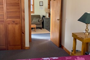 Interior - Cozy Retreat in the Berkshires - Prue Berry Room in Orchard Guest House (Rowe)