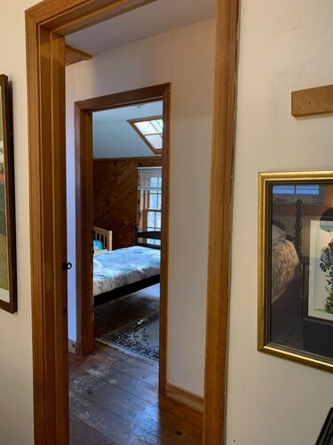 Cozy Farmhouse Retreat for One - Lagniappe Room