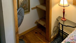 Uklassifisert bilde, 3 av 6, knapp
