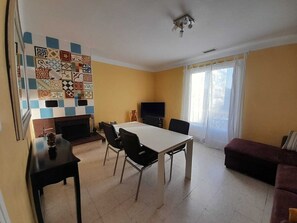 Interior - Unique, comfortable apartment with beautiful view, quiet location. (Ansignan)