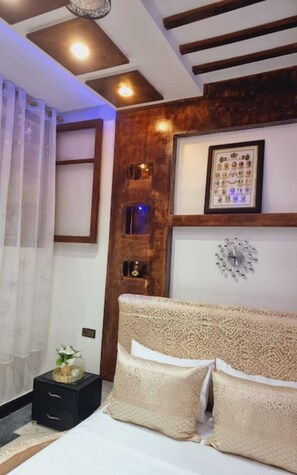 4 bedrooms, WiFi, bed sheets