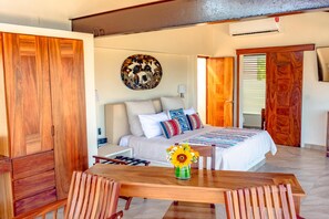 3 bedrooms, WiFi, bed sheets - 3-Bedroom Villa with Private Pool in Arrocito, just minutes to the beach (SANTA MARIA HUATULCO)