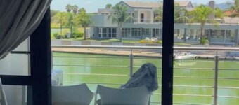 4 Bedroom Lake Villa with Boat, Hartebees