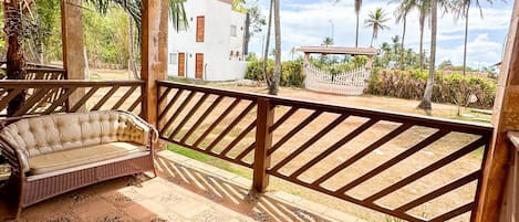 Standard Double or Twin Room, Lanai, Garden View | Living area