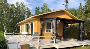 Outdoor dining - Le Reflet Chalet

 (Rivière-Ouelle)