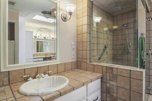 Shower, shampoo