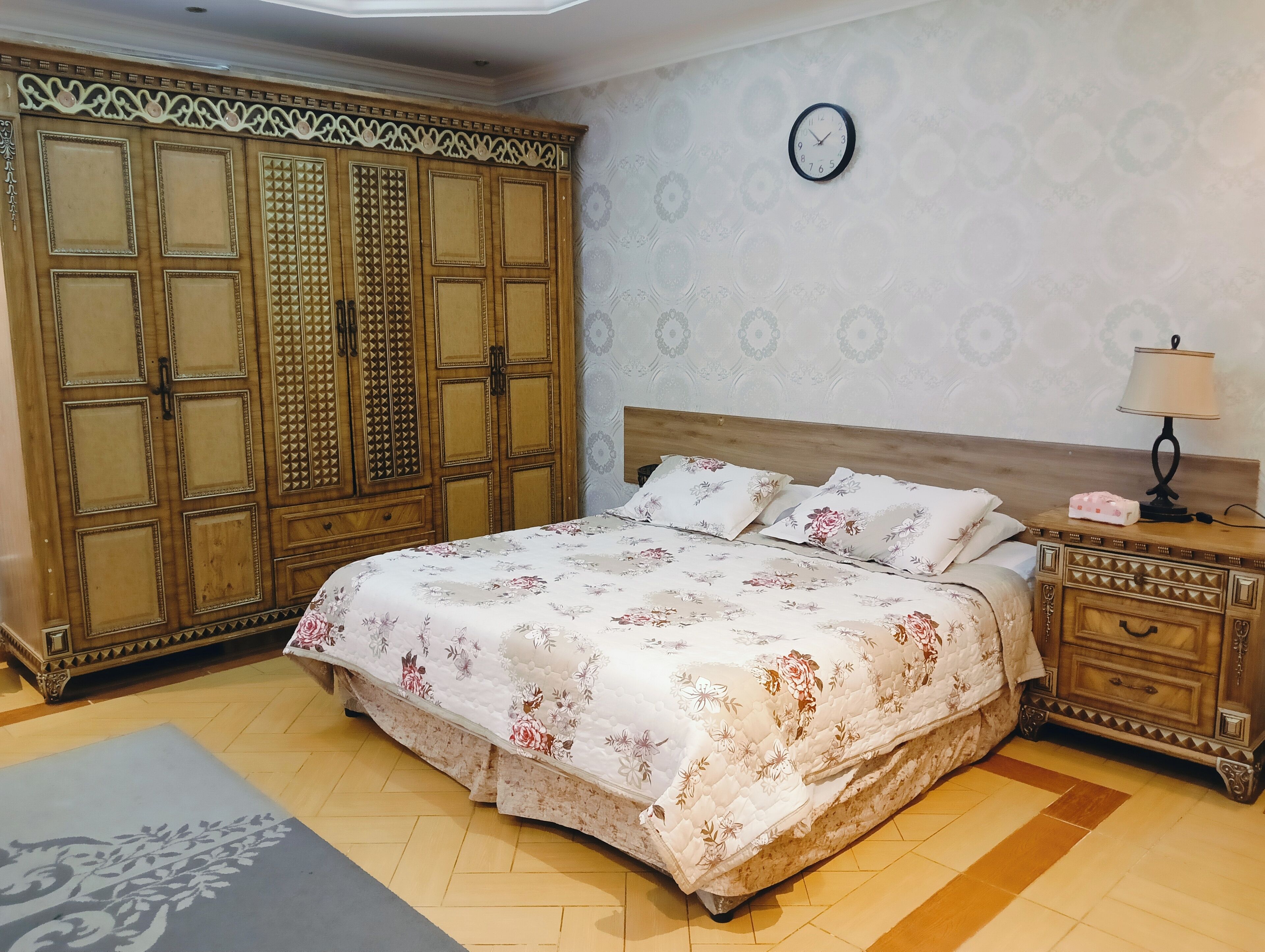 2 bedrooms, desk, iron/ironing board, WiFi