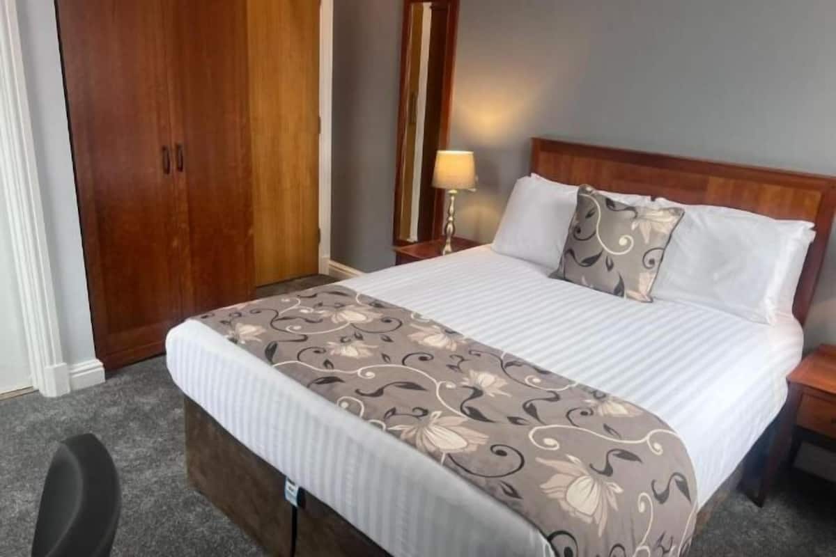 Desk, iron/ironing board, free WiFi, bed sheets