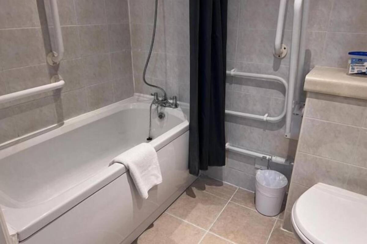 Free toiletries, towels, soap, toilet paper