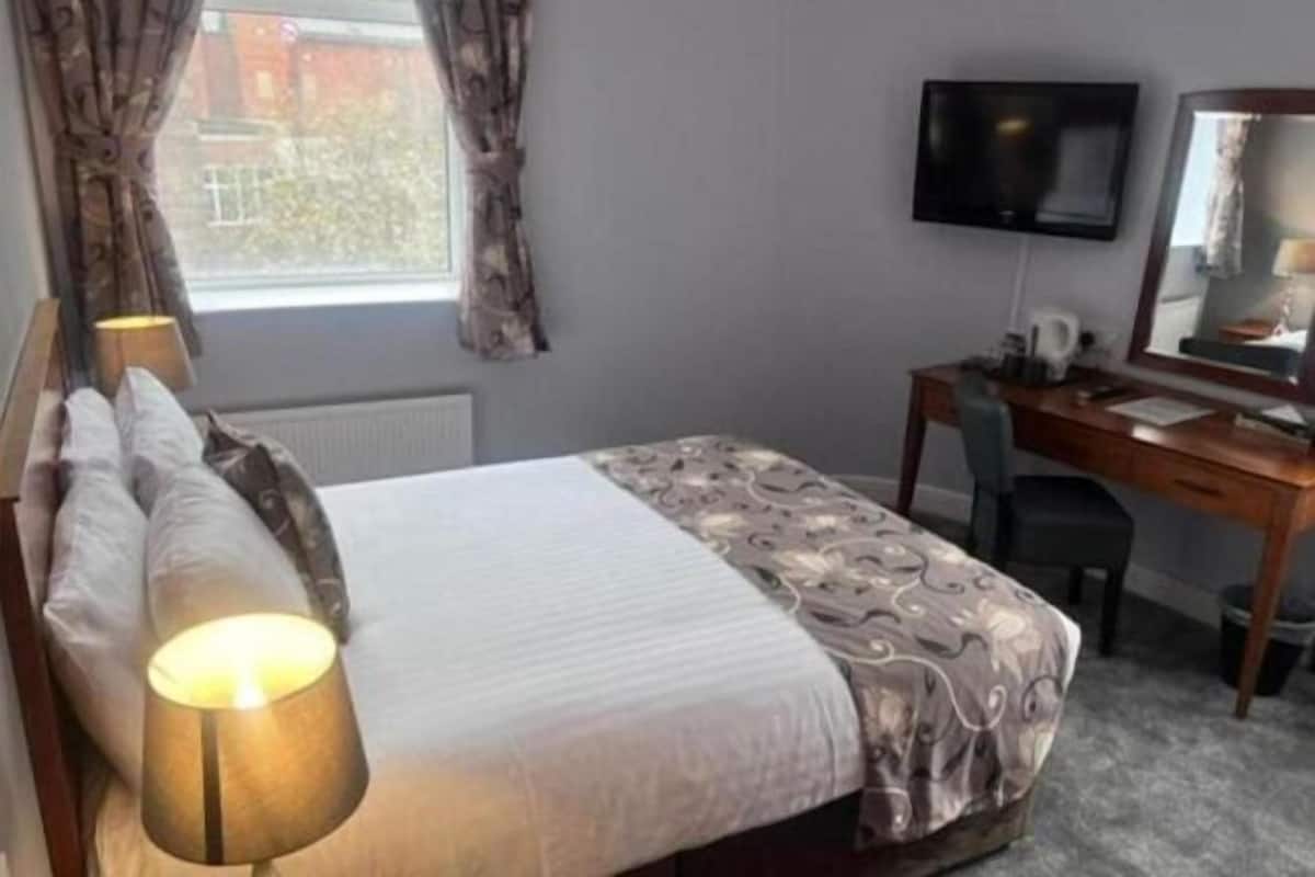 Desk, iron/ironing board, free WiFi, bed sheets