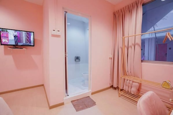 Room - Pink Cabana Hotel (George Town)