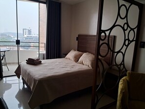 1 bedroom, desk, iron/ironing board, free WiFi