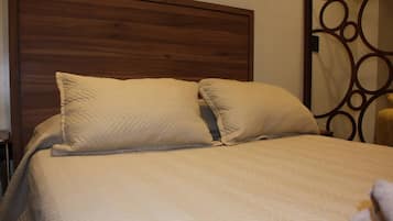1 bedroom, desk, iron/ironing board, free WiFi