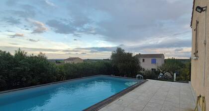 Family home with swimming pool and fenced area. Close to sea and mountains. Dogs allowed