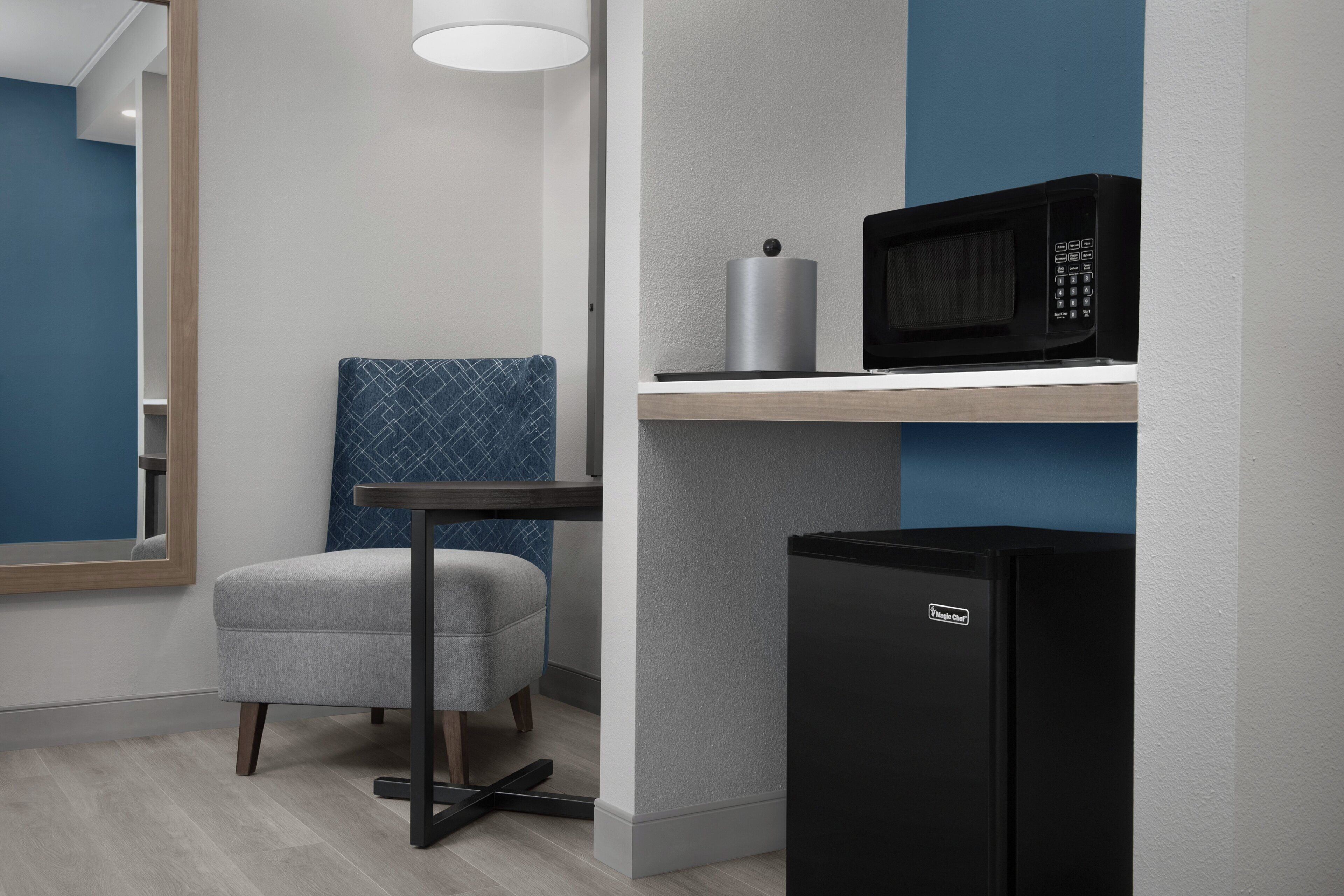 Standard Room, 2 Queen Beds (Communications, Accessible Tub) | Hypo-allergenic bedding, individually furnished, desk, laptop workspace