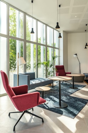 Recepción. Holiday Inn Express and Suites Reims Rives De Vesle by IHG