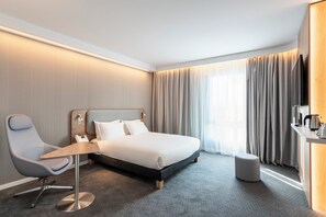 Standard Room, 1 Queen Bed | Premium bedding, laptop workspace, blackout drapes, soundproofing - Holiday Inn Express and Suites Reims Rives De Vesle by IHG (Reims)