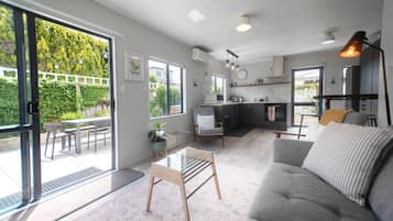 Älytelevisio, kirjoja, stereot