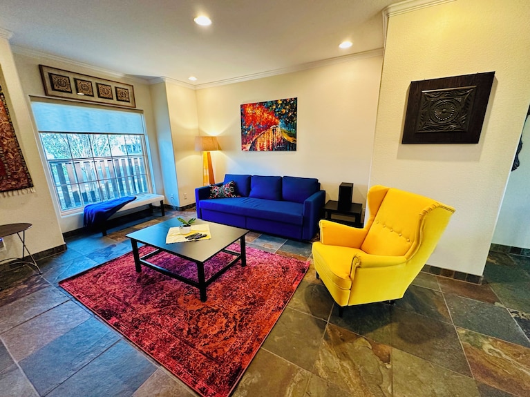 Charming & Central 2200 Sq. Feet House In Davis Walking Distance To Everywhere - Davis, CA
