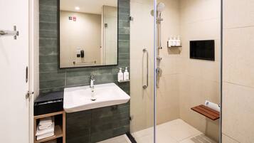 Standard Room, 1 King Bed, Accessible | Bathroom | Shower, rainfall showerhead, free toiletries, hair dryer