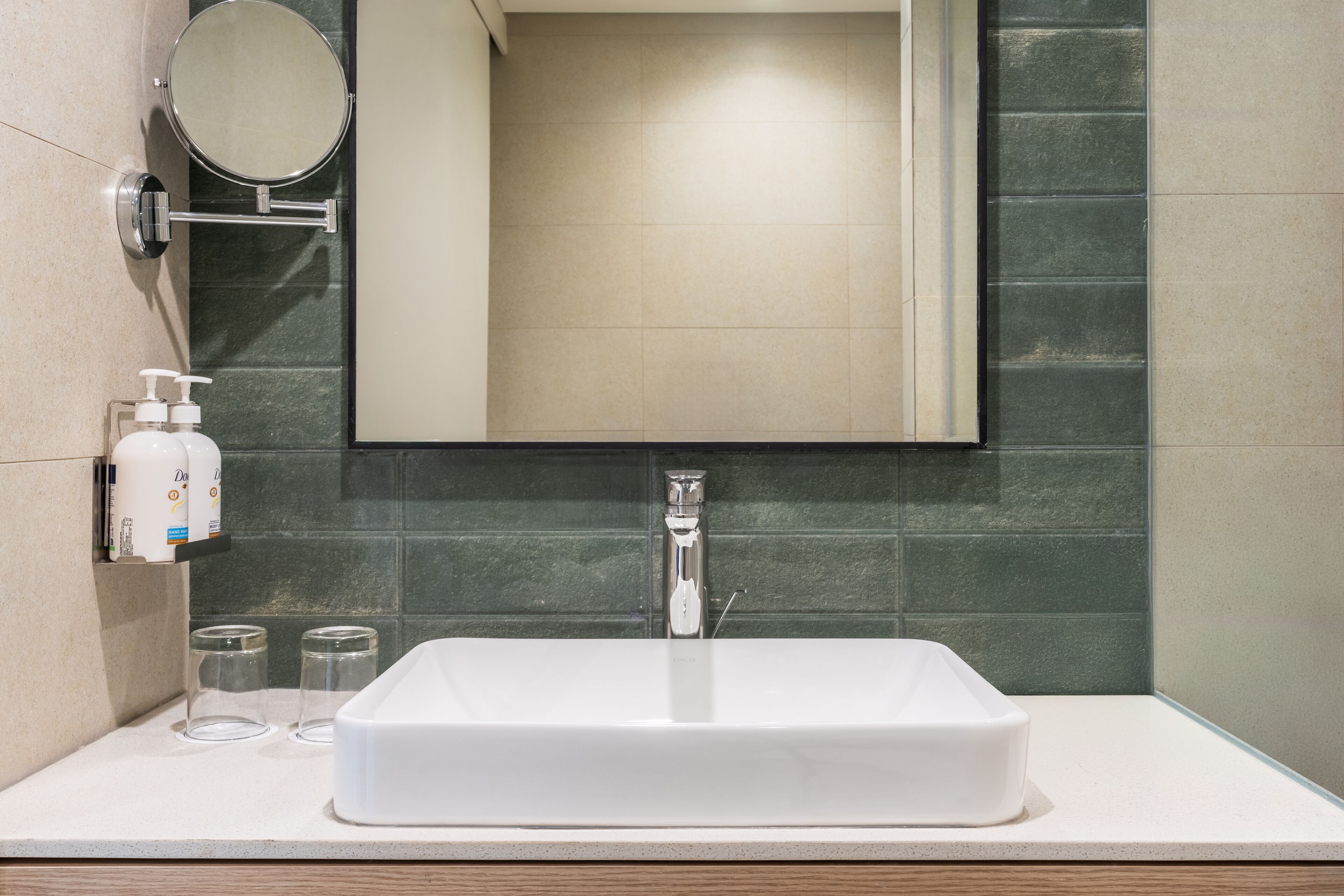 Shower, rainfall showerhead, free toiletries, hair dryer