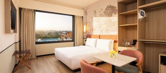 Holiday Inn Gurgaon NH8 by IHG