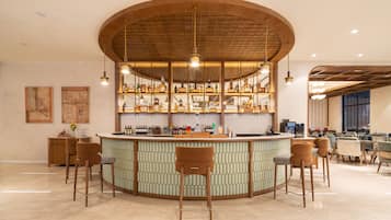 2 bars/lounges, poolside bar