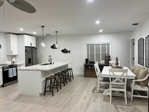 Dining - Cozy Coastal Cottage on the water in Key Largo (Key Largo)