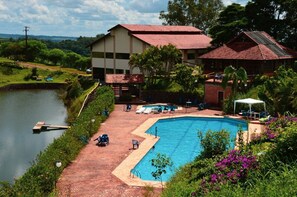 Indoor pool, 3 outdoor pools, pool umbrellas, pool loungers - Lago Alphaville  (Apucarana)