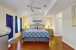 3 bedrooms, iron/ironing board, Internet, bed sheets