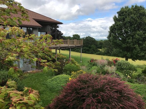 Spectacular 3-bedroom estate in the heart of wine country in the Finger Lakes.