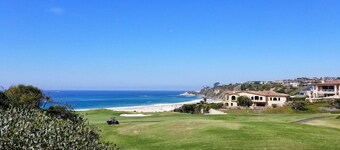 Ocean View, Sand, Waves & Wonder 4 Guests Luxury Resort Experence