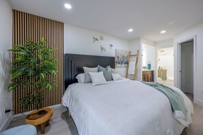 1 bedroom, iron/ironing board, WiFi, bed sheets - Ocean View, Sand, Waves & Wonder 4 Guests Luxury Resort Experence (Dana Point)