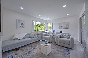 Smart TV, ping pong, books, stereo - Ocean View, Sand, Waves & Wonder 4 Guests Luxury Resort Experence (Dana Point)