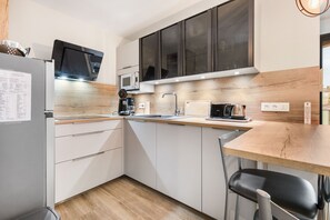 Fridge, microwave, oven, dishwasher - Port Lano - Joli T3 à Agde (Agde)